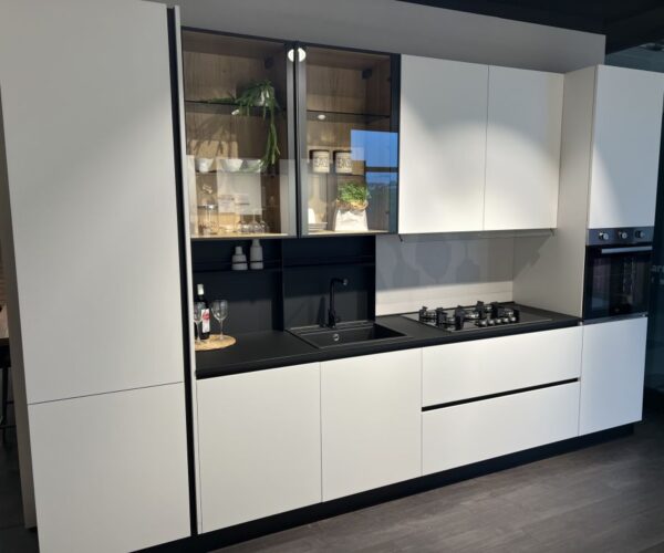 Cucine e arredi in pronta consegna a Vicenza, Padova e Treviso. Scopri l’Outlet del Design.