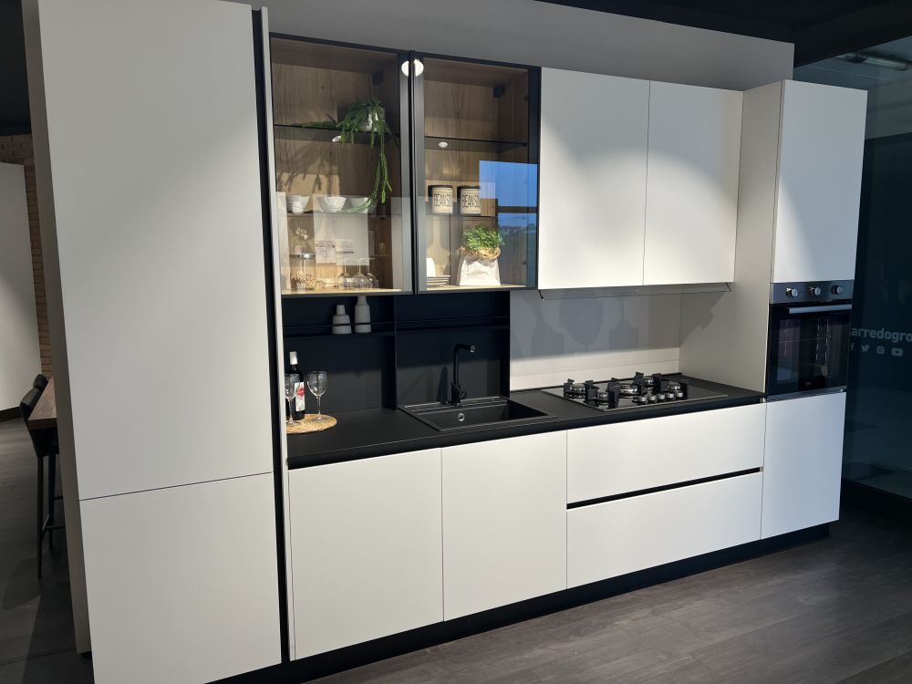 Cucine e arredi in pronta consegna a Vicenza, Padova e Treviso. Scopri l’Outlet del Design.